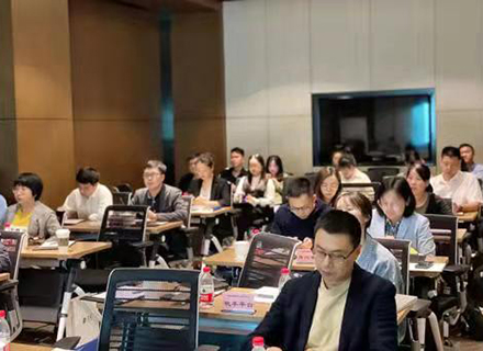 凯发娱乐旗舰出席蓝城伟业集团新型材料技术交流会