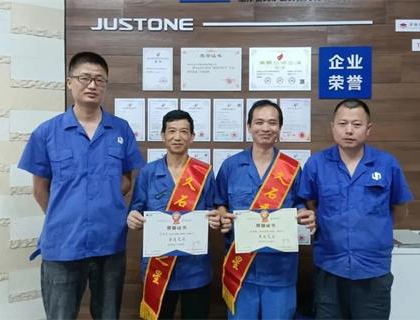 凯发娱乐旗舰工厂2022年第二季度“季度之星”表彰会举行