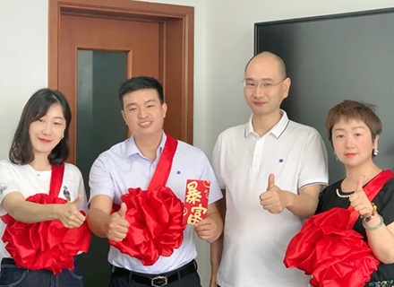新风起航，开立新局 | 浙江凯发娱乐旗舰公司营销中心举行先进表彰颁奖仪式